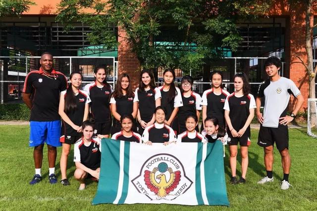 李晨洋5米86刷新撑竿跳高全国纪录，山东选手再创辉煌