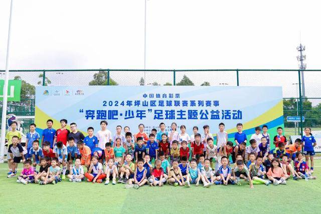 34岁范戴克称霸英超解围榜，年轻后卫们甘拜下风！